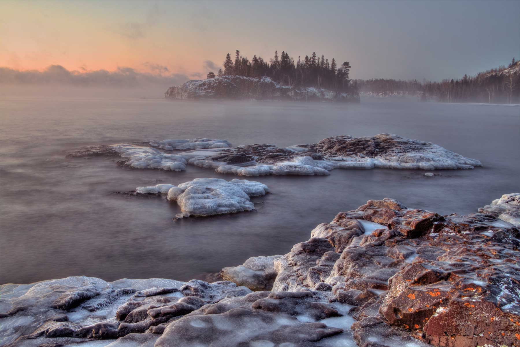 Splitrock Lighthouse is a popular State Park during all Seasons