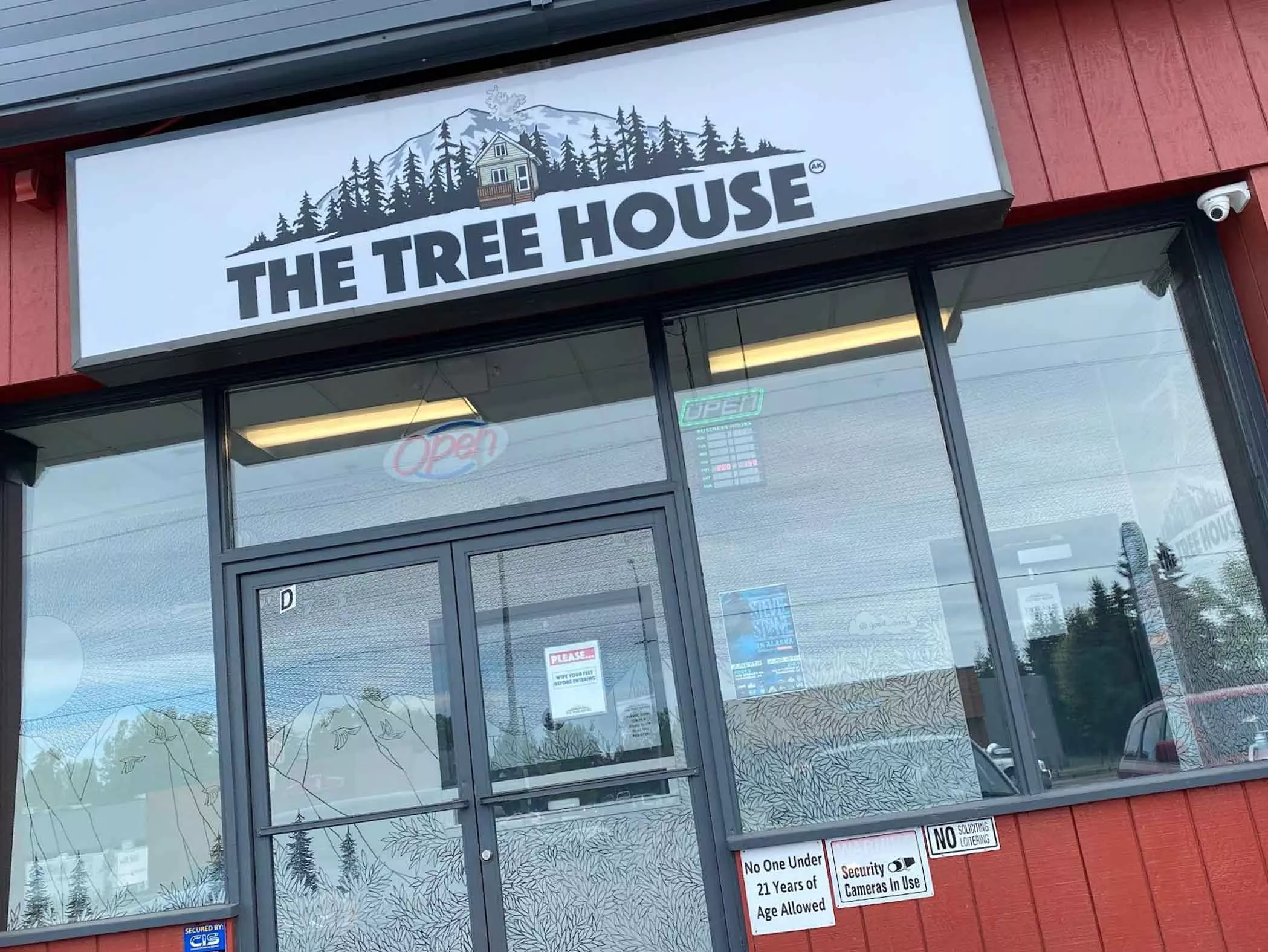 Store front 691502879c8e9